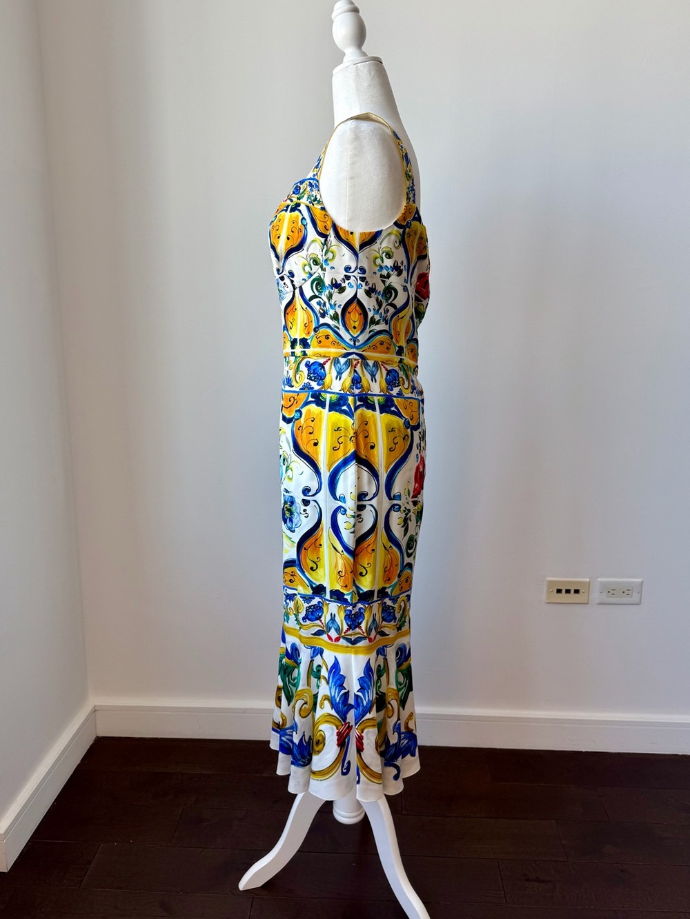 Dolce & Gabbana Majolica Silk Dress. IT 50. US 12. - Picture 5 of 13